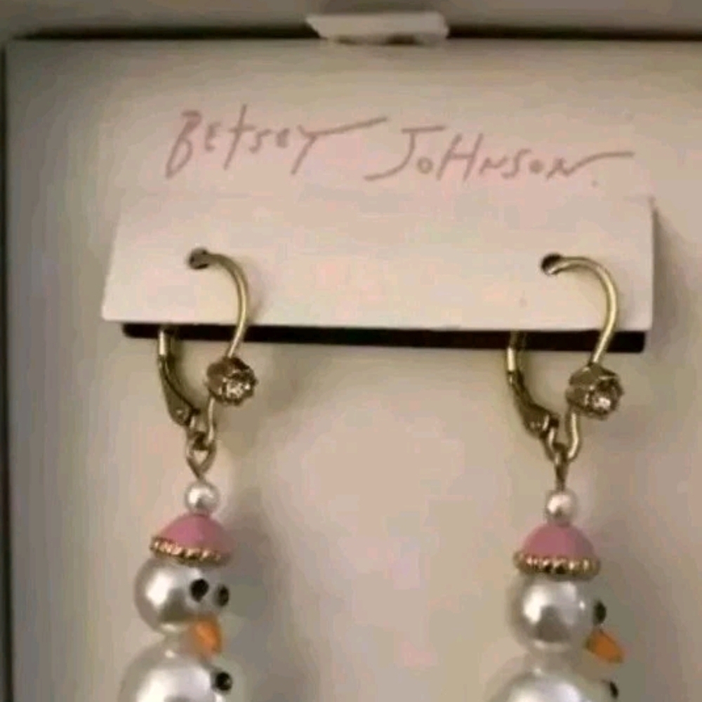 Betsey Johnson Pink Hat Pearl Snowman Earrings - Picture 3 of 5